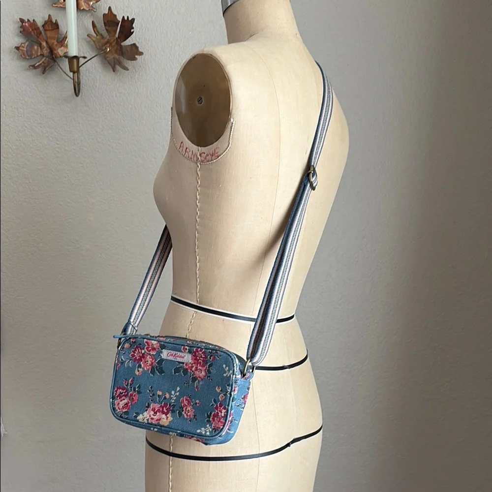Cath Kidston London Floral Crossbody Bag - Picture 3 of 11